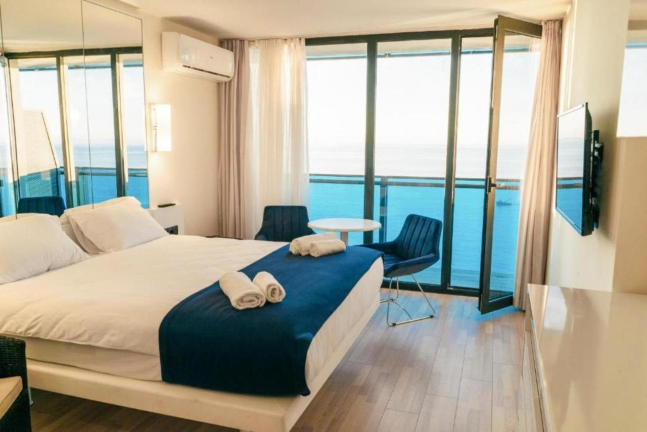 Luxury Sea View Apartments In Orbi City Batumi Exterior photo