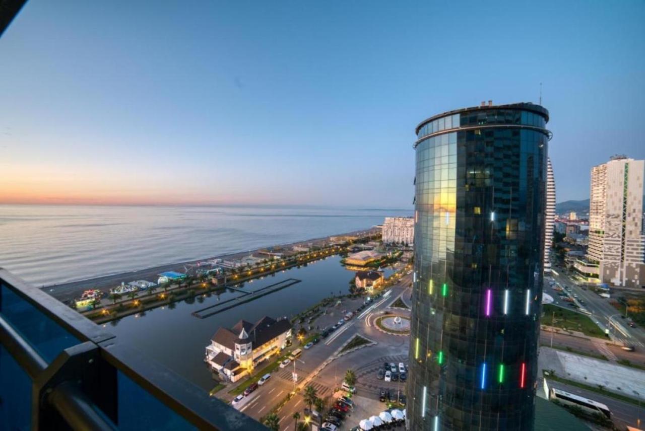 Luxury Sea View Apartments In Orbi City Batumi Exterior photo