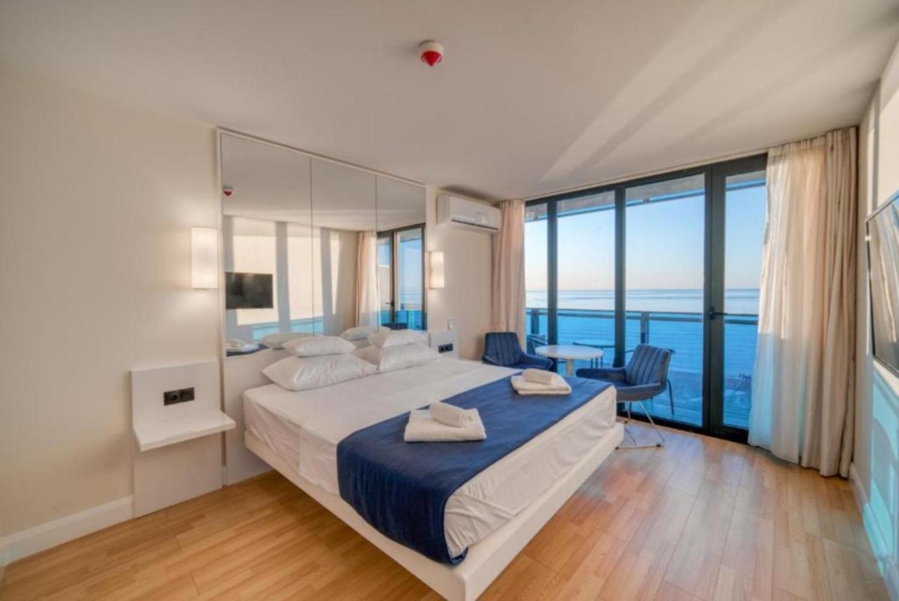 Luxury Sea View Apartments In Orbi City Batumi Exterior photo