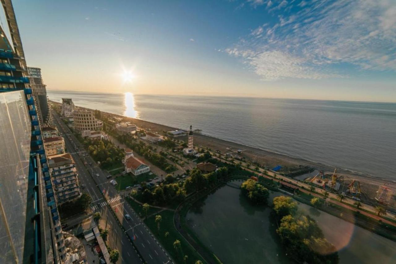 Luxury Sea View Apartments In Orbi City Batumi Exterior photo